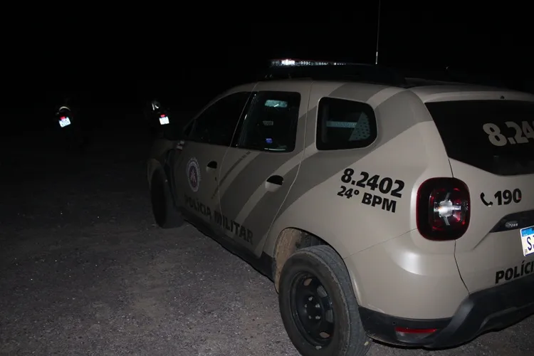 Quadrilha encapuzada invade casa, ameaça moradores e leva dinheiro na zona rural de Brumado