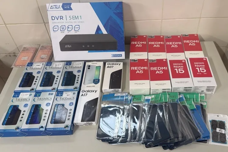 Contrabando: CIPRv intercepta ônibus de turismo com iPhones e eletrônicos em Urandi