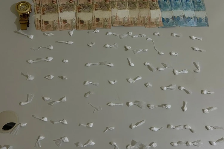 80ª CIPM apreende drogas e prende suspeito na zona rural de Condeúba