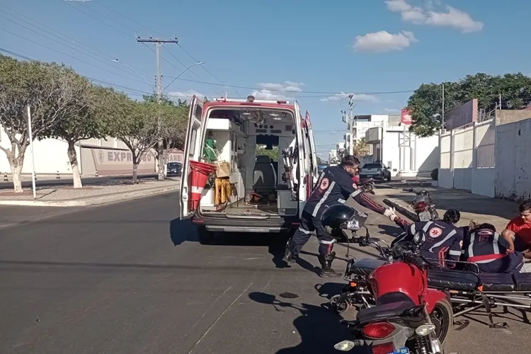 Motociclista fica ferido após ser atingido por caminhonete em Guanambi