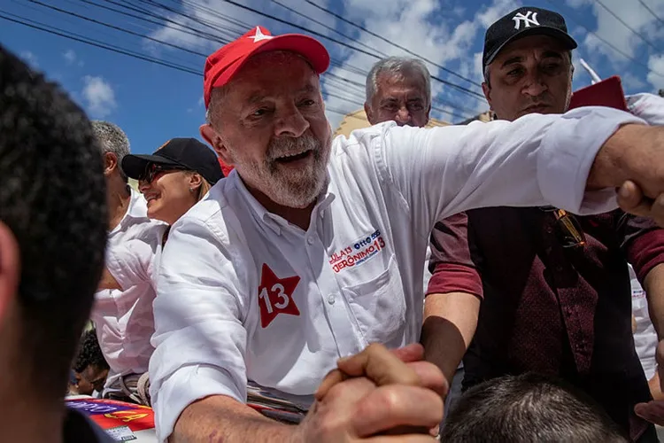 AtlasIntel: Lula abre 30 pontos de vantagem sobre Flávio Bolsonaro na Bahia
