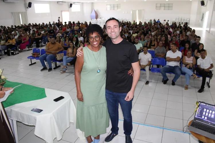 Prefeito e secretária anunciam retorno da escola em tempo integral em Brumado