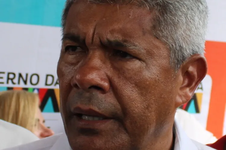 Governador detalha plano para zerar filas e atrair especialistas para o interior da Bahia