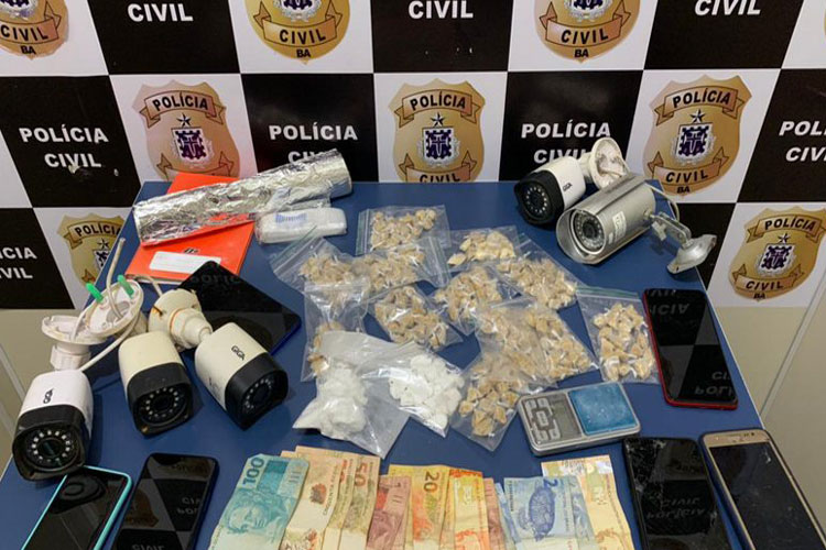 Polícia Civil desmonta câmeras de monitoramento usadas por traficantes em Vitória da Conquista