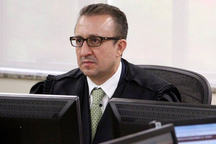 Desembargador de plantão manda soltar Lula em uma hora