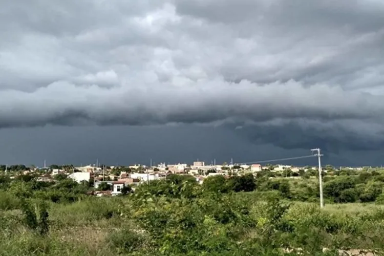 Chuvas intensas estão recuperando volume de aguadas rurais em Malhada de Pedras