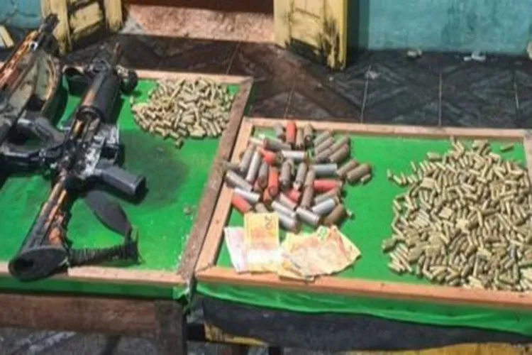 Polícia Militar apreende fuzil calibre 5.56, espingarda calibre 12 e munições em Maragogipe
