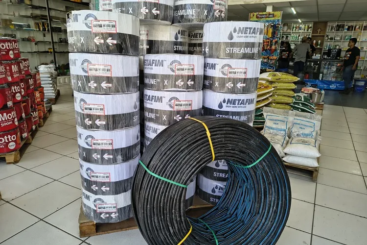 Brumado: Armazém do Criador Agro dispõe de mangueiras para irrigação da produção rural