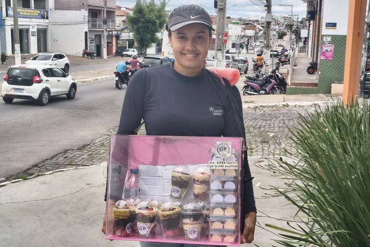 Cansada da rotina de CLT, jovem se reinventa produzindo e vendendo doces e brigadeiros em Brumado