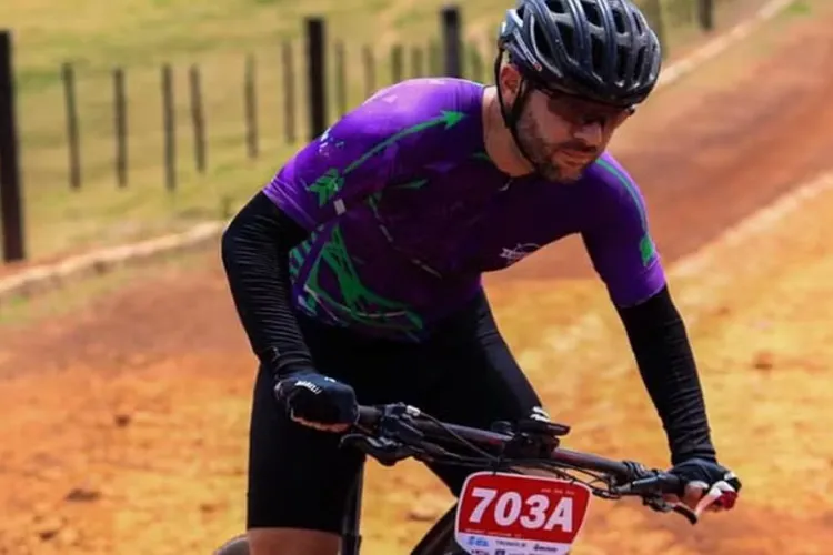 Ciclista de Vitória da Conquista morre após ser atropelado em Camaçari