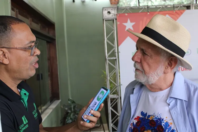 Jaques Wagner fala sobre grandes projetos para regiões de Brumado, Macaúbas e Guanambi