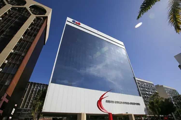 Brasil atinge 1,3 milhão de advogados inscritos na OAB e se torna país com mais profissionais no mundo