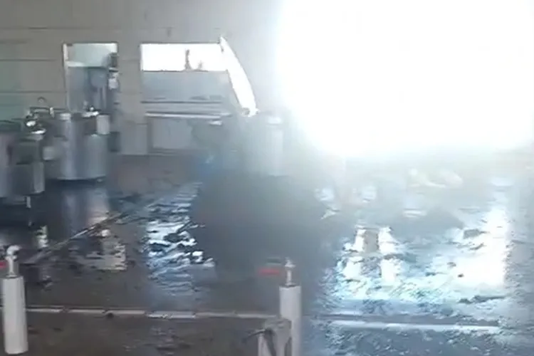 VÍDEO: Panela de pressão industrial explode em cozinha que abastece merenda escolar em Brumado