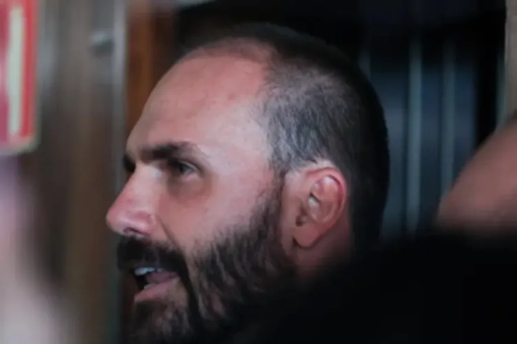 Líderes do PT pedem prisão de Eduardo Bolsonaro ao STF