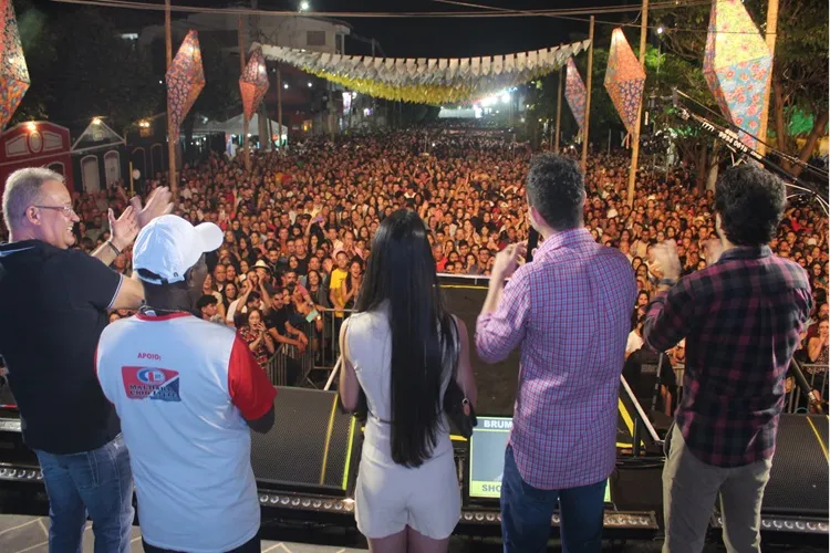 Brumado: Fabrício Abrantes dá as boas-vindas ao 'Arraial da Alegria'