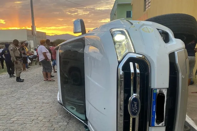 Livramento de Nossa Senhora: Jovem morre depois de ter moto atingida por caminhonete