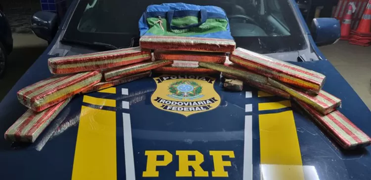 Mãe com filha de três anos é presa com maconha em Vitória da Conquista