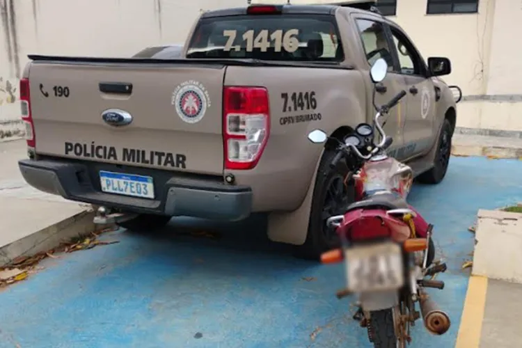 Motocicleta roubada é apreendida na BA-625 em Caraíbas