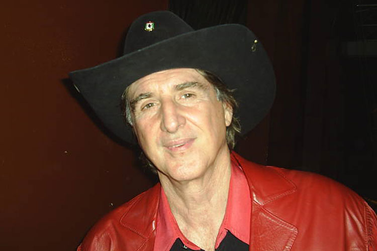 Cantor Sérgio Reis e deputado Otoni de Paula são alvos de buscas da Polícia Federal