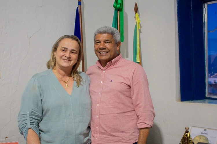 Prefeita pede ao governador pacote de obras para Livramento de Nossa Senhora