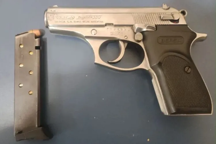 Nervosismo entrega motorista, e CIPRv apreende pistola raspada na BA-262 em Brumado