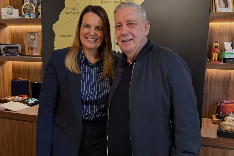 'Conselheiro político': Prefeita de Vitória da Conquista exalta encontro com ex-governador Nilo Coelho