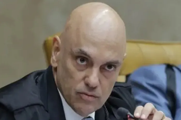 Jornal revela que Alexandre de Moraes e esposa gastaram R$ 23,4 milhões em imóveis