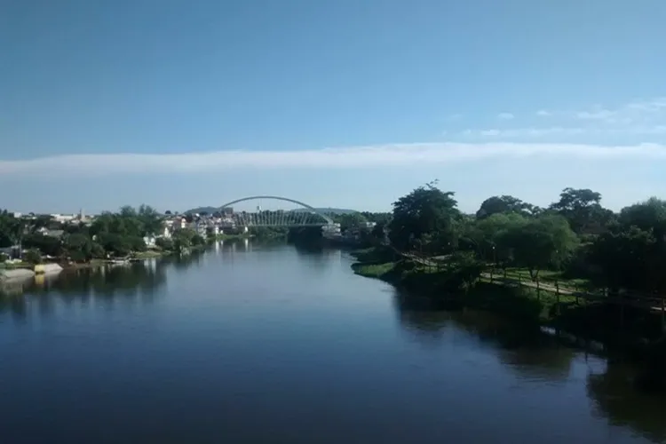 Com débitos de R$ 166 milhões, TCM barra pagamentos de Zé Neto & Cristiano e Léo Foguete em Santa Maria da Vitória