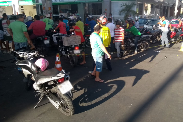 Brumadenses formam grandes filas em busca de gasolina; combustível é vendido a R$ 4,799
