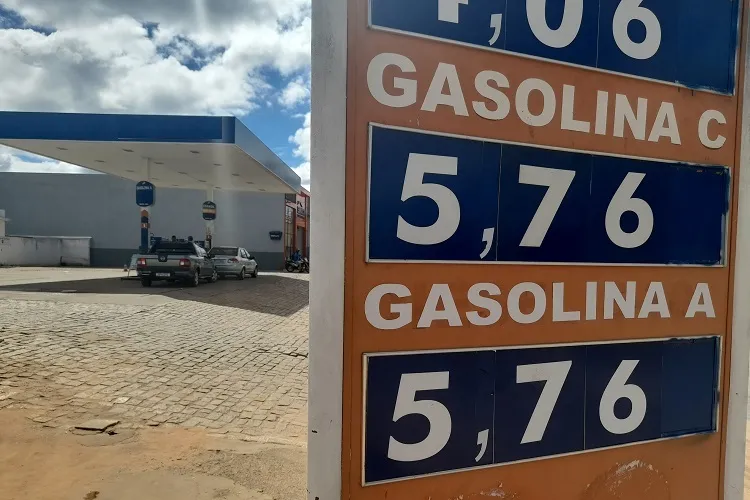 Brumado: Gasolina em queda chega a R$ 5,76, enquanto o diesel está em alta a R$ 5,99