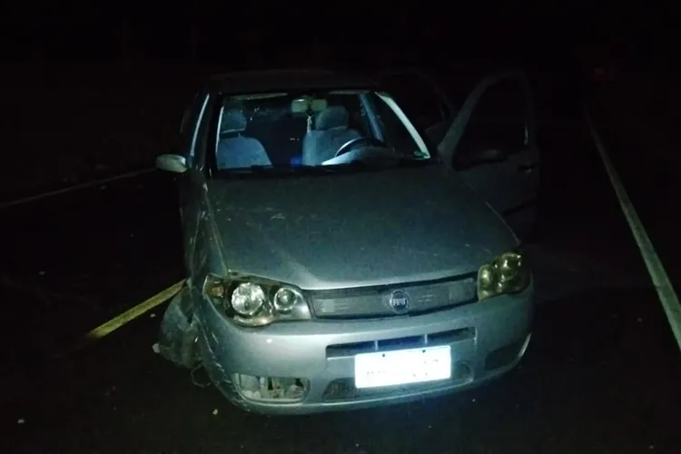 Motorista passa mal ao volante, bate em poste e passageira morre em Livramento de Nossa Senhora