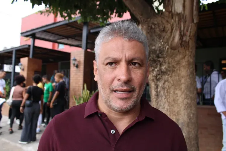TCM adverte prefeito de Guanambi por irregularidades em licitação de manutenção predial