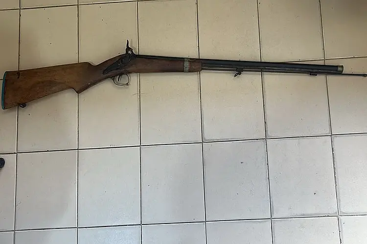 Homem é preso após ameaçar dar tiro de espingarda no rosto de servidora da Saúde em Condeúba