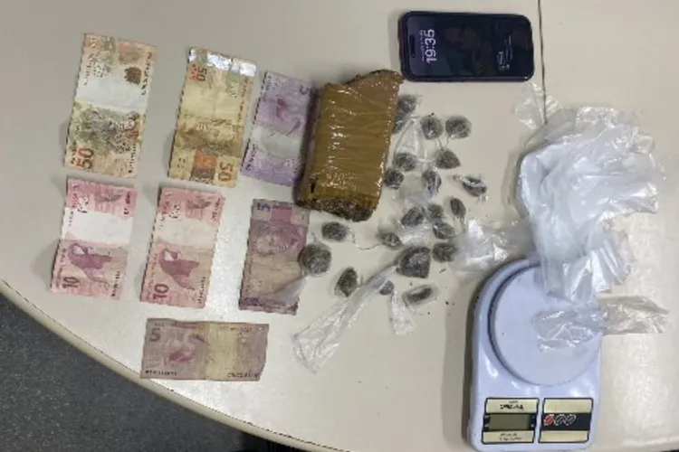 17º BPM encontra drogas com menor durante abordagem em Guanambi