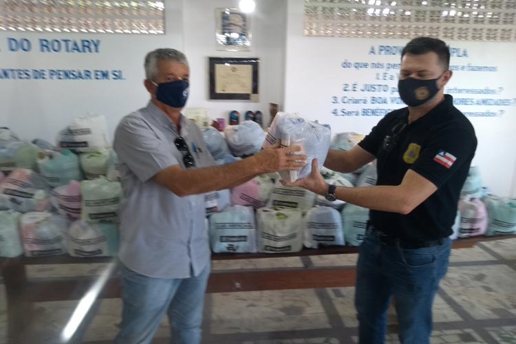 Brumado: Conseg e Rotary assistem custodiados e Centro Metanoia com kits de higiene pessoal