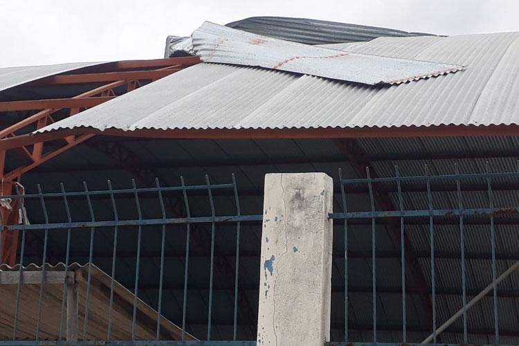 Brumado: Quadra de esportes da Vila Presidente Vargas apresenta risco de acidentes