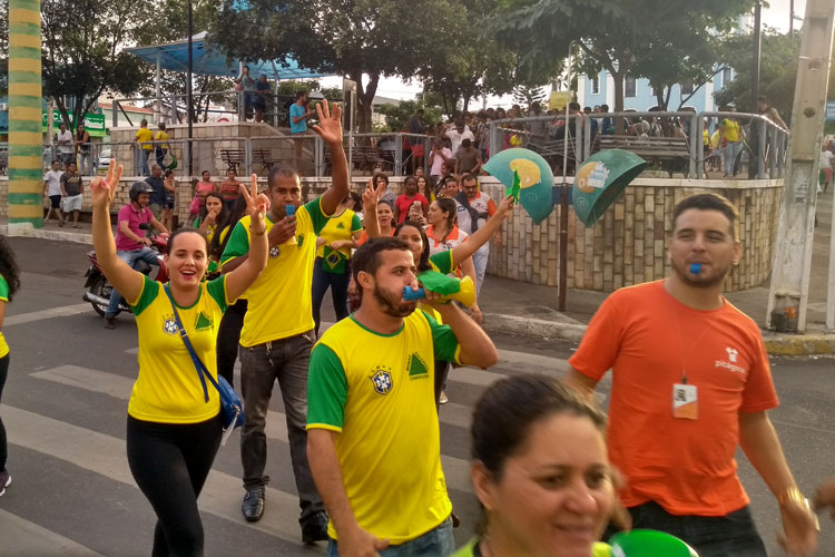 Comerciantes fecharam lojas mais cedo em apoio às manifestações em Brumado