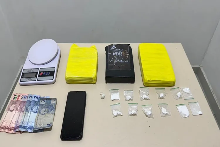 77ª CIPM desarticula ponto do tráfico e apreende 2,5 kg de drogas em Vitória da Conquista