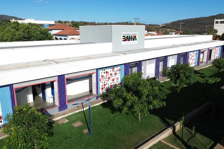 MP recomenda que colégio estadual em Riacho de Santana não impeça entrada de alunos atrasados