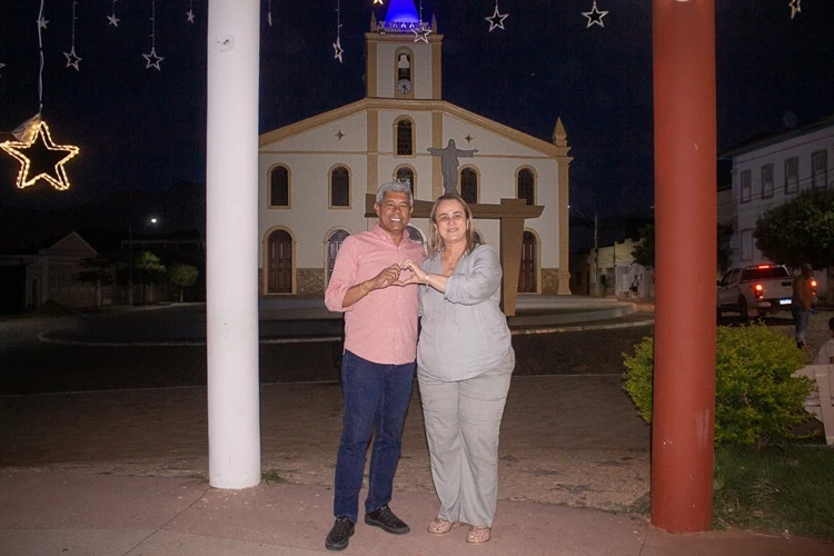 Prefeita de Livramento de Nossa Senhora recebe visita do governador da Bahia