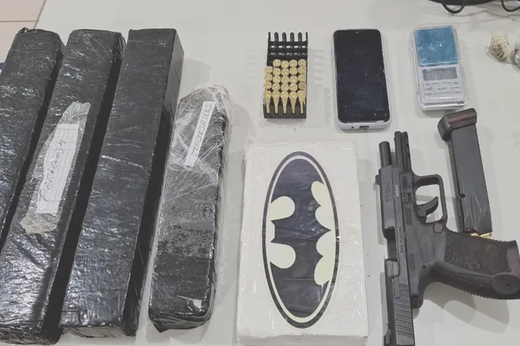 92ª CIPM apreende armas e drogas durante rondas em Barra do Choça