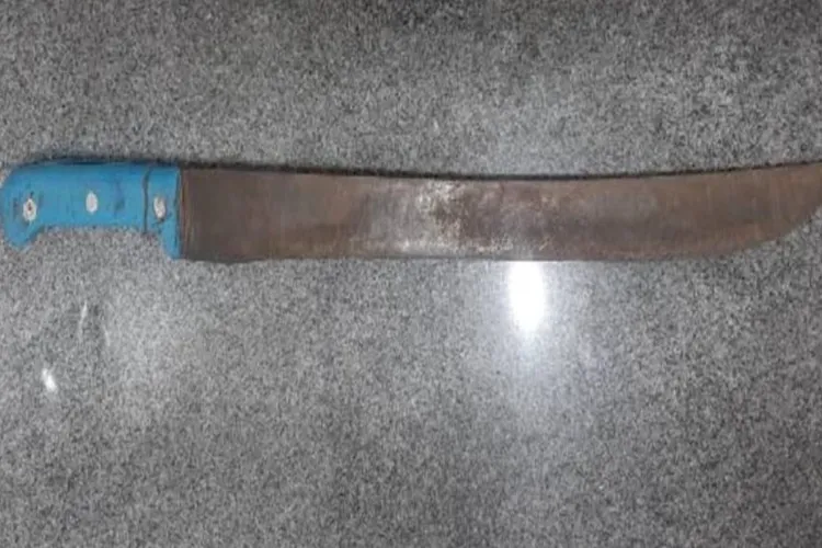 Homem armado com facão tenta invadir casas e acaba preso em Vitória da Conquista