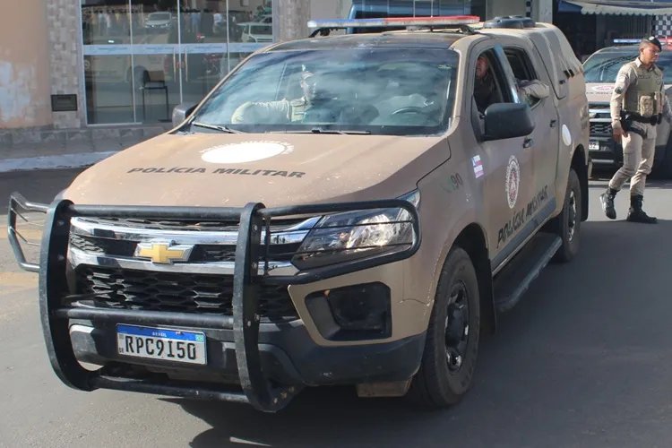 Com sinais de embriaguez, homem é detido após proferir ofensas contra PMs em Brumado