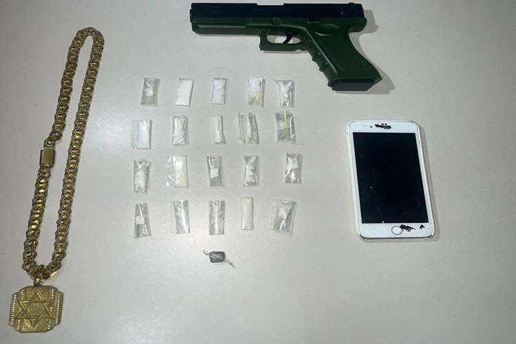 38ª CIPM apreende simulacro de arma de fogo e drogas em Bom Jesus da Lapa