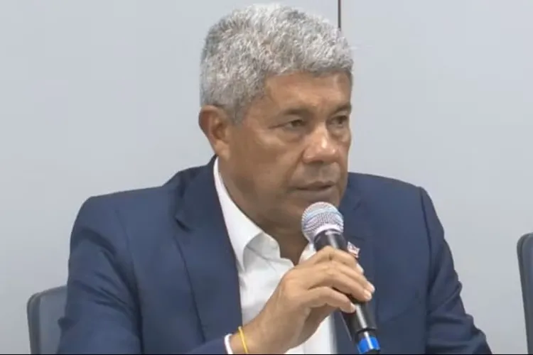 Governador assina projetos que propõem reajuste de até 22% para servidores