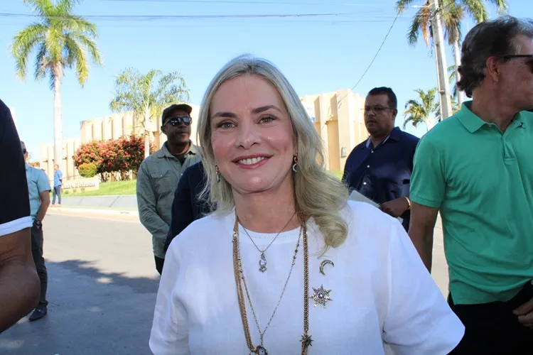 'Estado enxuto': Ivana Bastos rebate críticas a empréstimos e celebra obras em Carinhanha