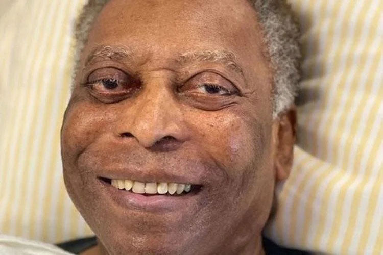 Pelé responde bem a tratamento e quadro estável, diz hospital