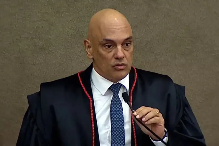 Alexandre de Moraes nega pedido de Bolsonaro para adiar ação sobre trama golpista