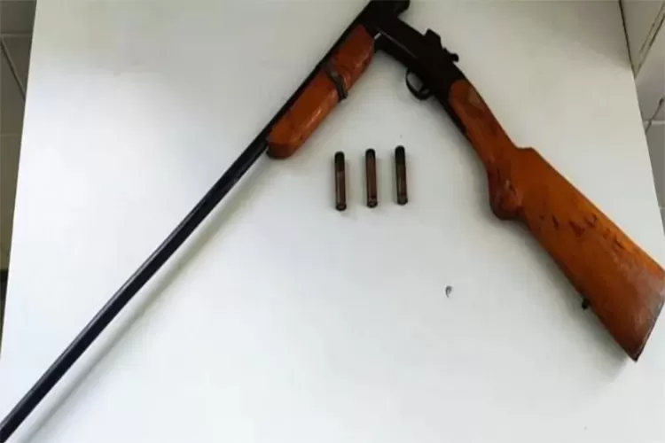 Cipe Sudoeste apreende arma de fogo durante patrulhamento na BA-573 em Matina