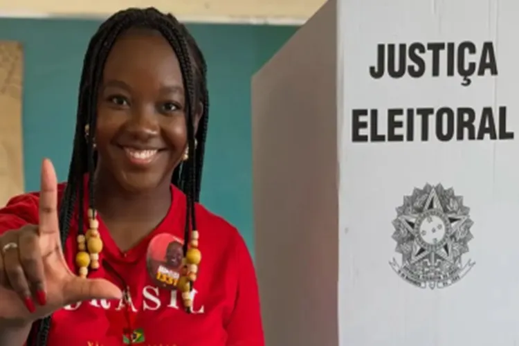 Deputada federal mais jovem eleita tem 21 anos e é de Minas Gerais